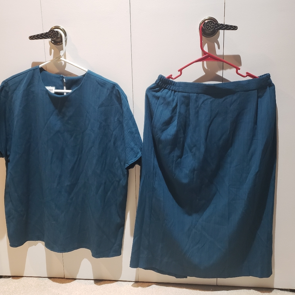 ROBBIE SPORT BLOUSE AND SKIRT MATCHI